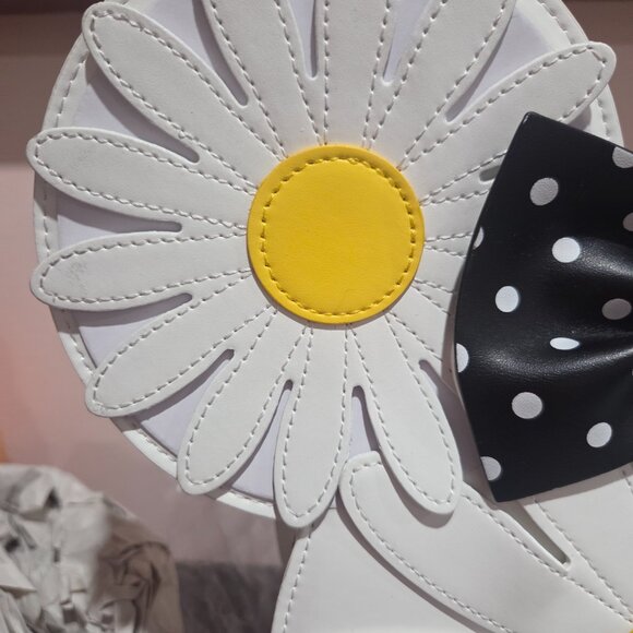 Disney loungefly Daisy crossbody - Picture 3 of 6